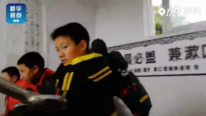 Boy Carries Best Friend to School for 6 Years