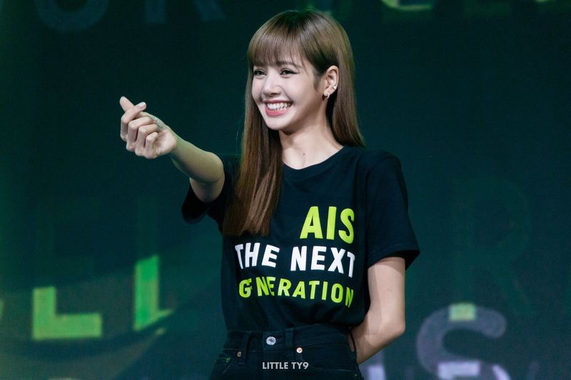 [Lisa's Hub] Friyayyyyy Everything will be ok as today is Friday. # ...