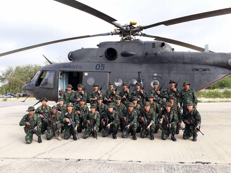 God'S Army] หน่วยรบพิเศษเรนเจอร์ของกองทัพบก (Ranger) หรือกองพันจู่โจม  จะมีสองประเภทคือทหารอาชีพ กับพลอาสาสมัคร ทหารอาชีพคือ ผ่านจากโรงเรียนนายสิบ  หรือนายร้อย ทำคะแนนดีๆ เลือกอันดับลงหน่วยหมวกแดง เดี๋ยวมันจะมีโอกา