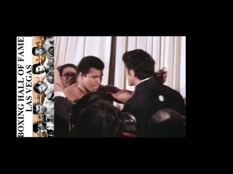 Muhammad Ali “FUNNY” Faces Off With Wrestler Antonio Inoki at Pre Fight Press Conference 1976