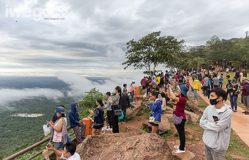 ผามออีแดง ประสาทโดนตวล น้ำตกวังใหญ่ วัดล้านขวด | Iwegooo เดินทาง ท่องเที่ยว พจญภัย ไปคนเดียว