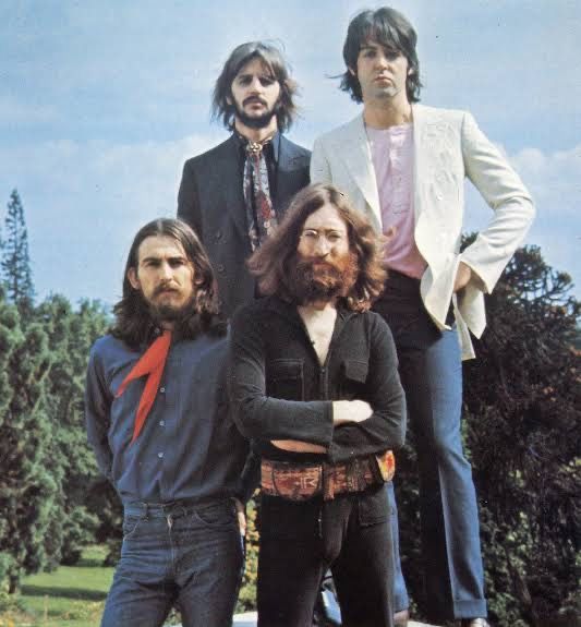 Timeless History (ประวัติศาสตร์ไร้กาลเวลา)] “เดอะบีทเทิลส์ (The Beatles)”  สี่เต่าทองผู้เขย่าโลกด้วยเสียงเพลง “เดอะบีทเทิลส์ (The Beatles)” หรือ  “สี่เต่าทอง” คือวงดนตรีในตำนาน ผู้ที่เขย่าโลกด้วยเสียงดนตรี