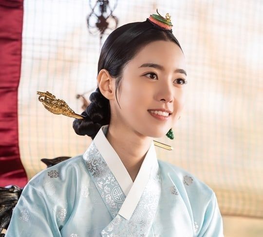 ดูไปไม่ต้องนอน] Queen : Love and War