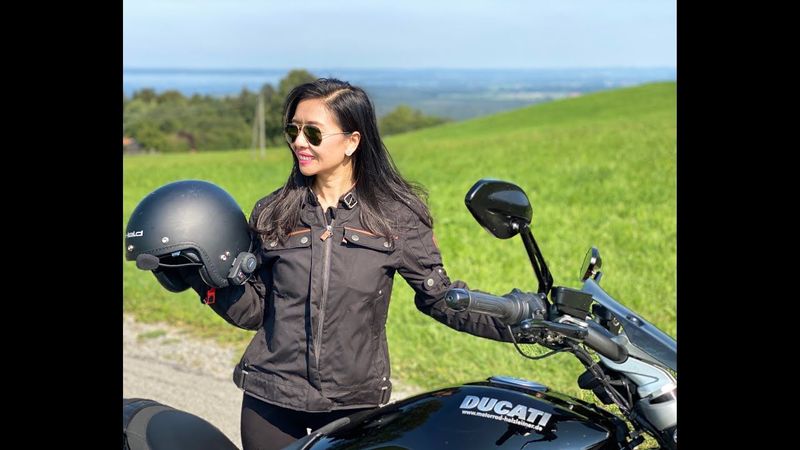 ฺฺDucati Monster สาวไทยกับ บิ๊กไบร์