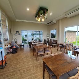 มอลเล่ฟาร์มคาเฟ่ · Songphol Rd, Sa Phatthana, Kamphaeng Saen District, Nakhon Pathom 73180, Thailand