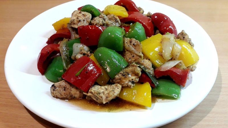 ไก่ผัดพริกไทยดำ เนื้อไก่หอมถึงเครื่องพริกไทยดำอร่อย ทำง่าย/ก้าวของเก้า(16)