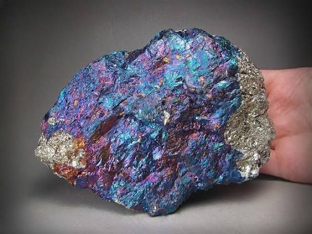 [สนทนากับคริสตัล] ️ บอร์ไนต์ (Bornite) ️ หรือเรียกอีกอย่างได้ว่า 