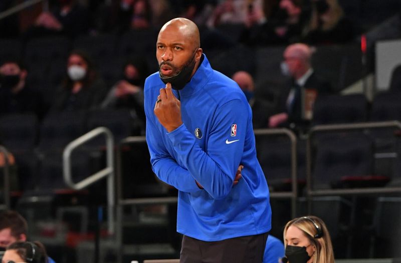 Magic hire Jamahl Mosley as coach