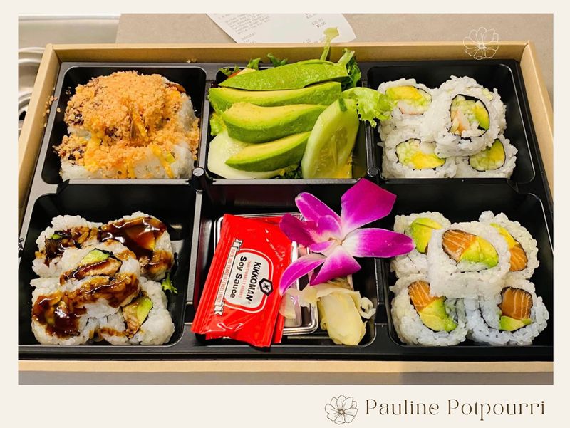 [Pauline Potpourri] สั่งอาหาร Uber Eats Sushi & Co ในวันฝนตก 🍱 🍣