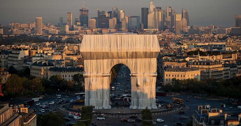 10 ที่สุด ศิลปะการห่อหุ้ม ของ Christo และ Jeanne-Claude จากรัฐสภาสู่ประตูชัยฝรั่งเศส - SARAKADEE LITE