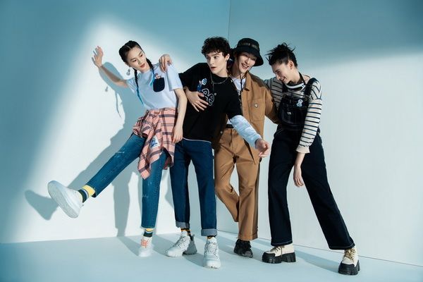 Lee เสิร์ฟความคูลให้ Fall/Winter 2021ด้วยสองคอลเลกชั่นพิเศษ Lee X-LINE Beyond Closet & Buddy Lee - carlifeway.com