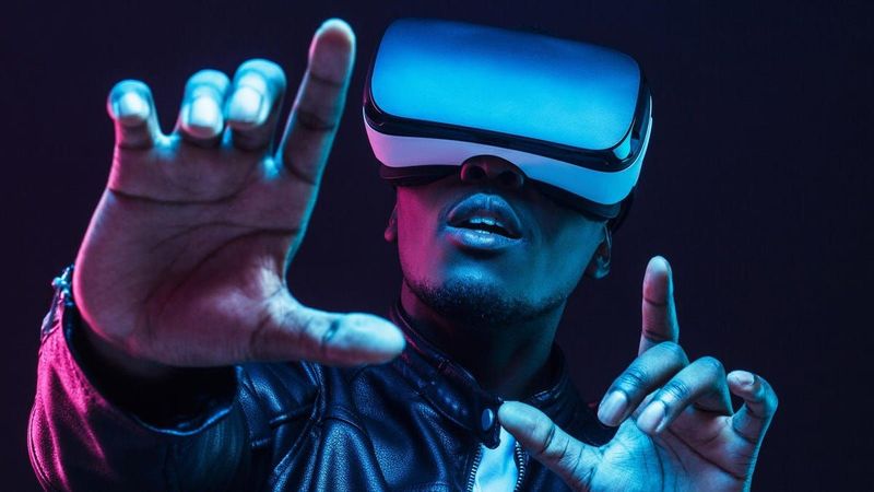 ราชบัณฑิตยสภามีมติบัญญัติ “Metaverse” เป็นภาษาไทยว่า “จักรวาลนฤมิต” จากการประชุมเมื่อ 2 ธ.ค.