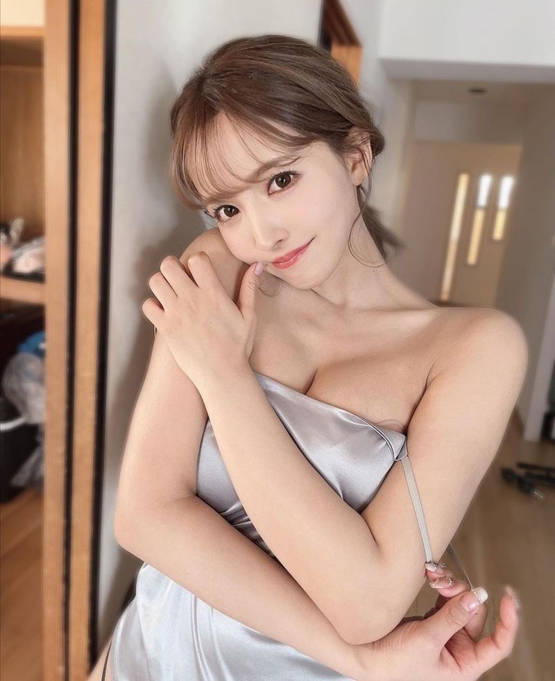 เรื่องเล่าชาวAV] เรื่องเล่า​ชาวJAV รวบรวม​ 10 อันดับ​ดาราสาวAVญี่ปุ่น​  ที่มีผู้ติดตามทางIG มากที่สุดทั้งอดีตดาราAVจนถึงดาราที่มีผลงานในปัจจุบัน  จะมีใครบ้างไปดูกันได้เลย อันดับ​ที่10 ได้แก่ Sora Aoi ดาราขวัญใจ​หนุ่มทั้