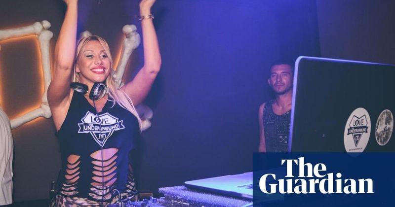 ‘London laundromat’: how golden visa scheme created UK haven for dirty money