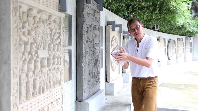 ภาพหินสลักพุทธประวัติ