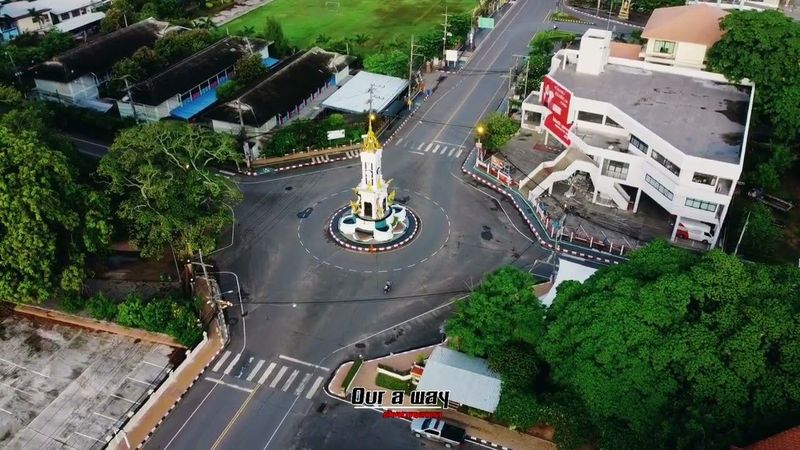 หอนาฬิกา วงเวียนใจกลางเมืองมุกดาหาร