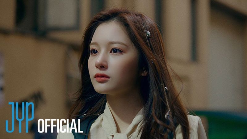 NMIXX “O.O” M/V