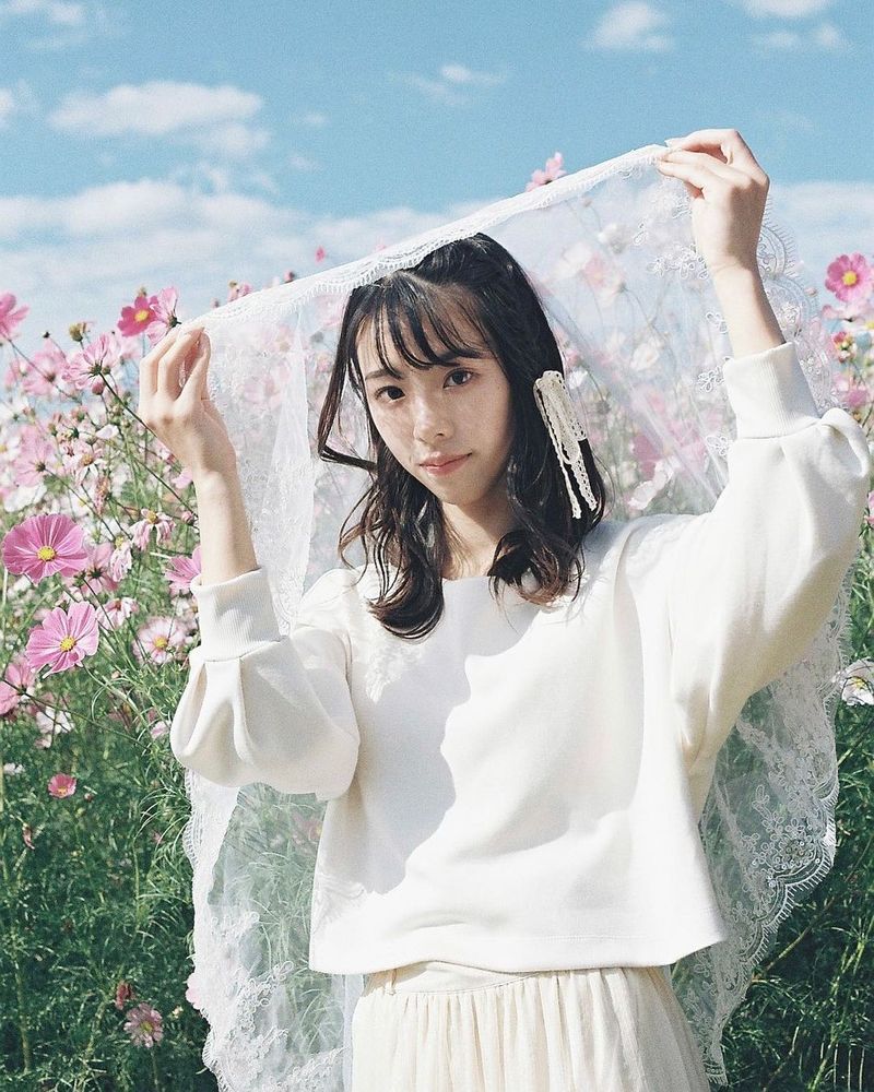 [Issa] Pose 310 💙🦋 🌸🌼
