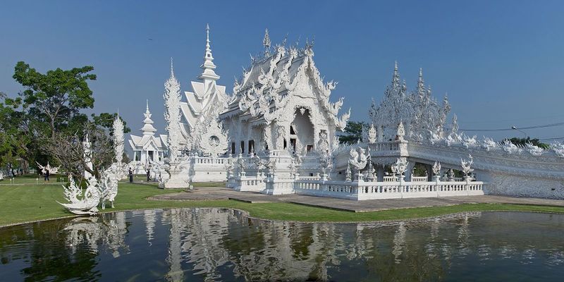Wat Rong Khun - Wikipedia