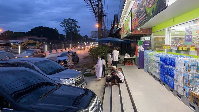 บิณฑบาตเช้า
