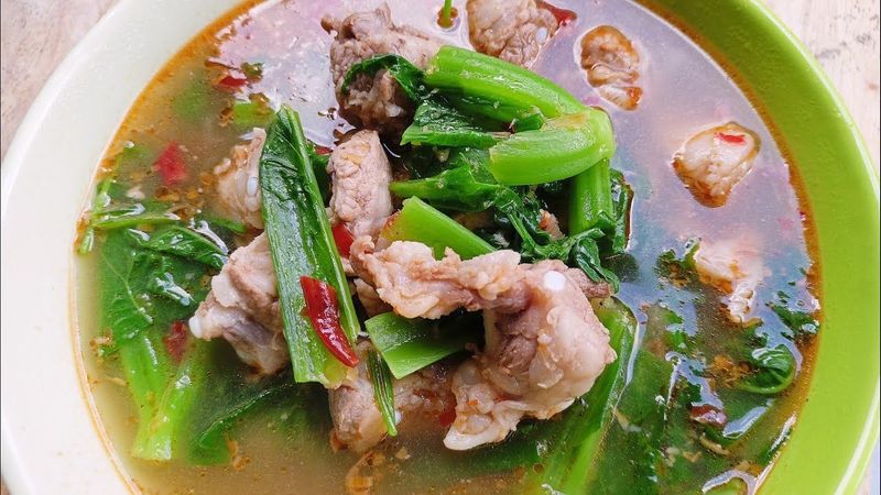 แกงผักกาดกระดูกซี่โครง หมูชิ้นติดมัน เน้นหมูไม่เน้นผัก