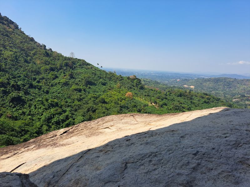 [loopang] ภูเขา ทั้งที่ต้องเหนื่อยยาก และต้องใช้ความพยายามมากขนาดนั้น ...