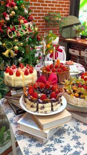 𝑪𝒉𝒓𝒊𝒔𝒕𝒎𝒂𝒔 𝒕𝒊𝒎𝒆 🎁🎄 𝑎𝑡 2nd November Cafe&O’ganic farm ❤️ | Mom and Me Diary | Ariana Grande · Santa Tell Me