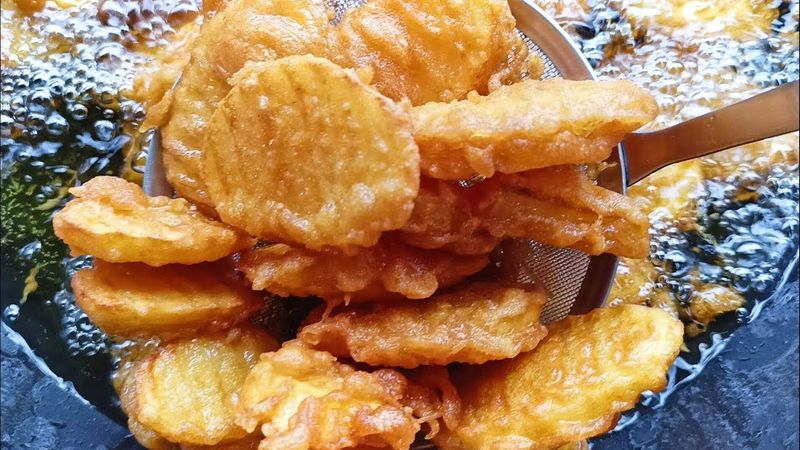 มันฝรั่งทอดกรอบ กรอบทน กรอบนาน ( Crispy French Fries Recipe)