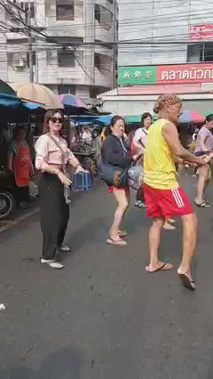 [เบื่อเมือง] หาดใหญ่ | สุดน่ารัก นักท่องเที่ยวชาวมาเลย์ เต้นโปรโมทตลาด ...