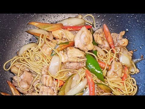 หมี่ซั่วผัดพริกไก่ เมนูง่ายๆ ถูกใจคนทานเส้น | Stir Fried Yellow Noodles Chinese with Chili Chicken