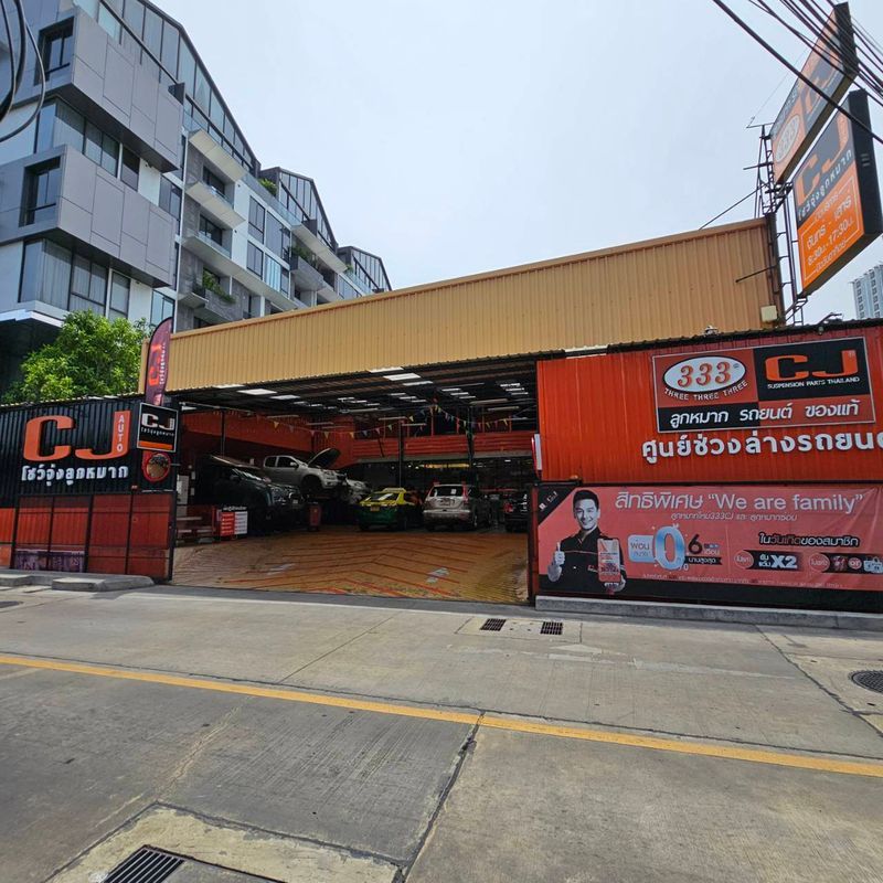 [CJ AUTO โชว์จุ่งลูกหมาก ศูนย์ช่วงล่างรถยนต์] บรรยากาศรถยนต์ที่เข้ามา