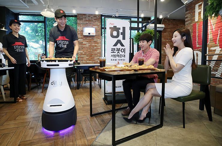 Robot Waiter at Korean Pizza Hut Could Lead to Revolution in Food Delivery - PMQ Pizza Magazine