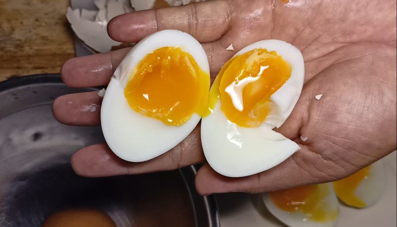 Phungkangyummy ( พุงกาง ยัมมี่ )] วิธีต้มไข่ไก่ยางมะตูม ต้มไม่ยาก ไข่แดง ยางมะตูมเยิ้มๆ วิธีต้มไข่ไก่ยางมะตูม ต้มไม่ยาก ไข่แดงยางมะตูมเยิ้มๆ ( Soft  Boiled Egg )