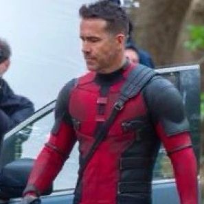 Geek Stream on Instagram: “BOOM 💥 Primer vistazo a Ryan Reynolds en ‘DEADPOOL’ 3. #ryanreynolds #deadpool #deadpool3 #xmen #mutants #geek #news #noticia #marvel #marvelstudios #disney”