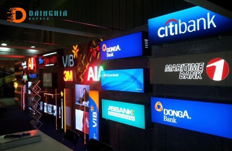 Báo Giá Hộp Đèn Mica Dán Decal Quảng Cáo Chuẩn Chi Tiết