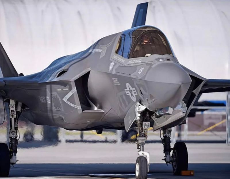 [ข่าวทันโลก] เครื่องบินรบสหรัฐหายไปกับอากาศ เครื่องบินรบ F-35B ของเรือ ...