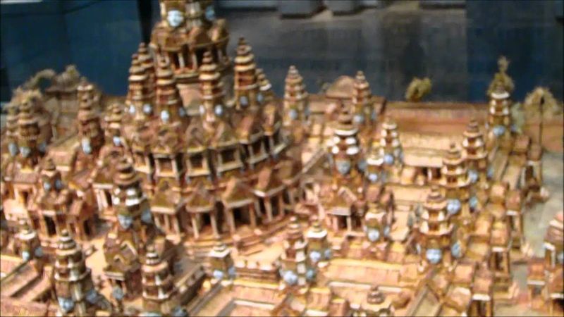 Maquette du Bayon : “Baion, monument khmère à Angkor Thom, Siam”