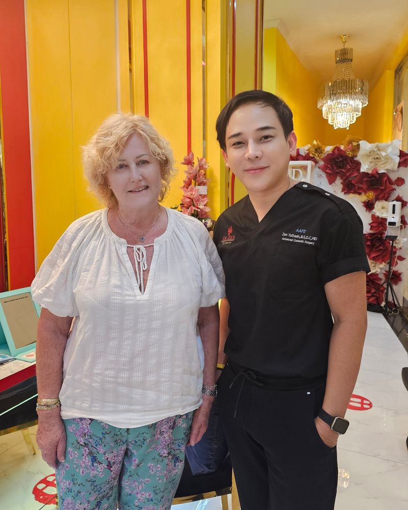 [Dr zen clinic] Does she look young? She is 75 years old 🙈🙈🙈 