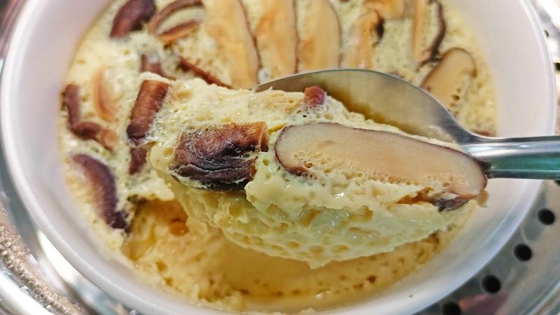 ไข่ตุ๋นเห็ดหอม เนื้อไข่นุ่ม สูตรธรรมดา ผิวไม่เนียน อร่อยมาก ( Shiitake Mushroom Steamed Egg )