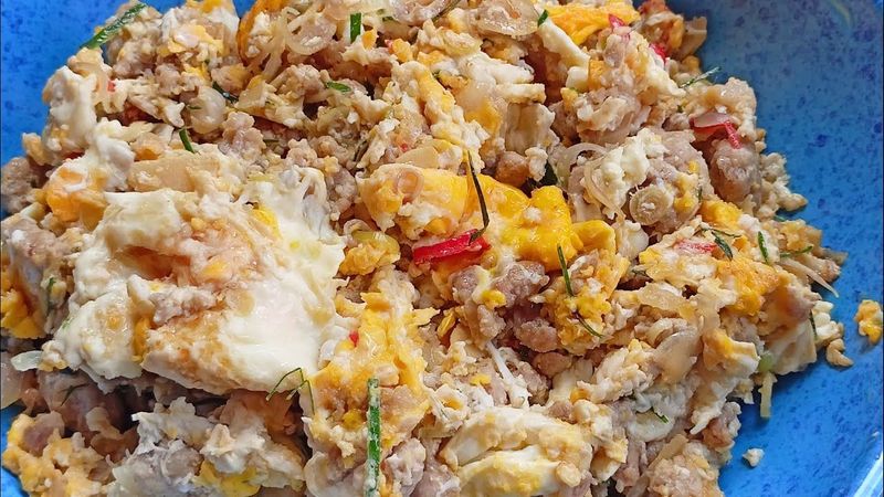 หมูสับผัดไข่ตะไคร้ เมนูเบิ้ลข้าว ทำง่าย ( Stir-fried minced pork with egg and lemongrass )