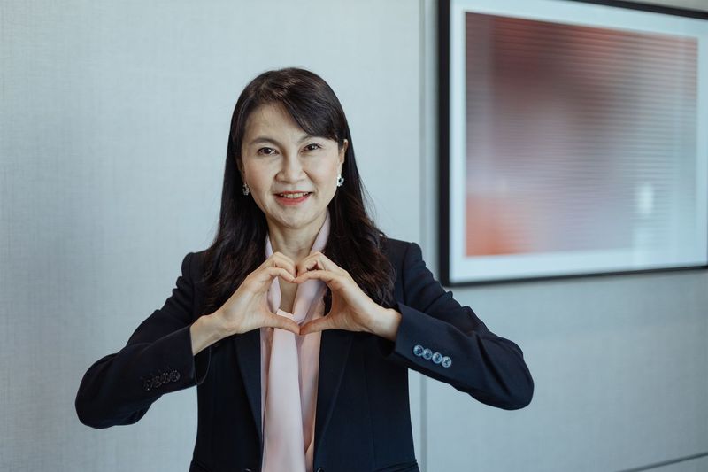 ถอดรหัสเส้นทางแห่งความสำเร็จของ “ยุภา ลีวงศ์เจริญ” CFO หญิงกับบทบาท “ลมใต้ปีก” พิชิตฝันผู้นำ Telecom-Tech Company ของภูมิภาค - True Blog