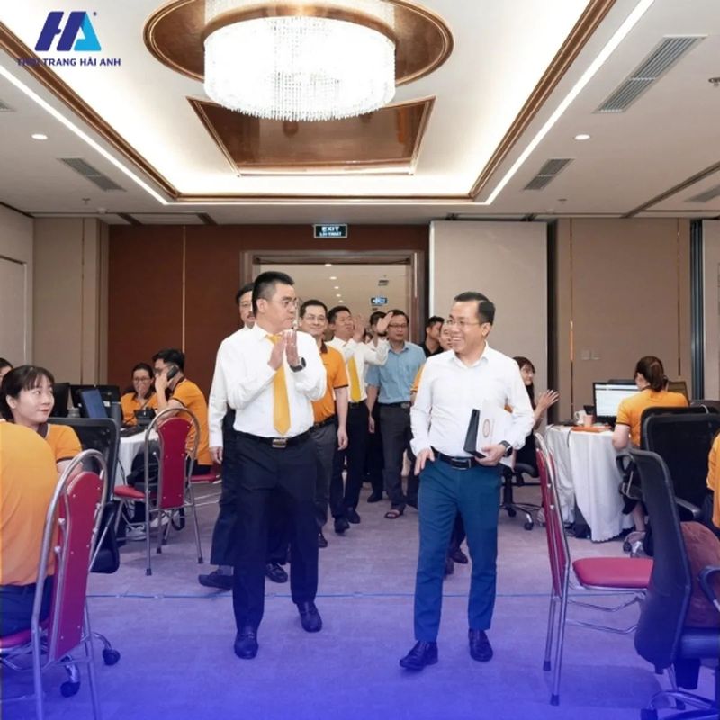 Đồng phục Liên Việt Post Bank: Nét đẹp chuyên nghiệp, thể hiện tinh thần đồng đội - Magic.ly