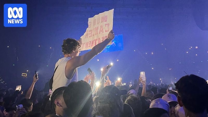 NSW woman ‘blown away’ by rapper Drake’s offer to cover cancer costs