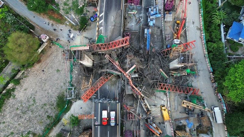 เปิดภาพมุมสูง จุดเกิดเหตุ ”สะพานก่อสร้าง” ถนนพระราม 2 ทรุดตัว พังถล่ม