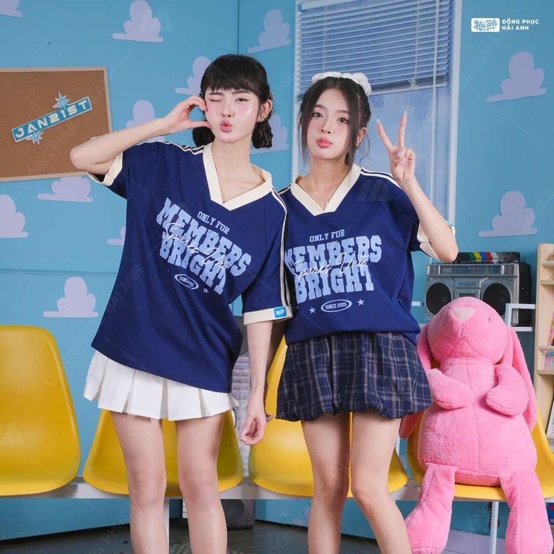 Áo Lớp Oversize Cổ Tim Starling Màu Xanh Đen