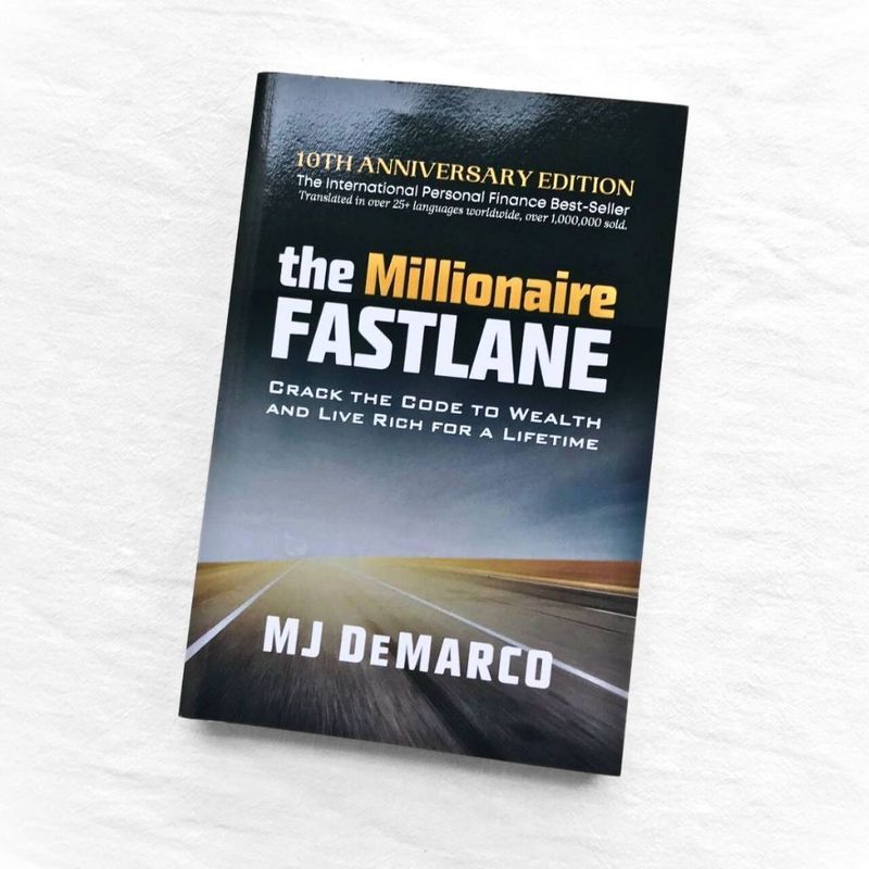 [smallKingdoM] การใช้หลัก CENTS เพื่อเลือกธุรกิจสำหรับลงทุน : The Millionaire fastlane
ในยุคที่โอกาสทางธุรกิจมีอยู่รอบตัว แต่ความมั่งคั่งกลับกระจุกตัวอยู่กับคนส่วนน้อย เราจำเป็นต้องมี “กรอบความคิด” และ “เครื่องมือวิ