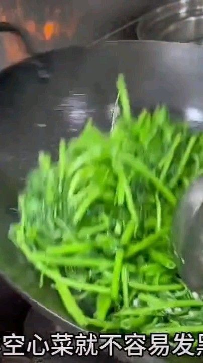 ผัดผักบุ้งยังไงให้ไม่ดำ #จีนจ๋า #ชีวิตเปลี่ยนเพร่ะเรียนจีน #laoshikwang