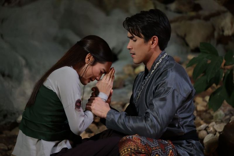 “ใจขังเจ้า” EP.1: คำสาปพิษรัก และข่าวลือที่เปลี่ยนชีวิต