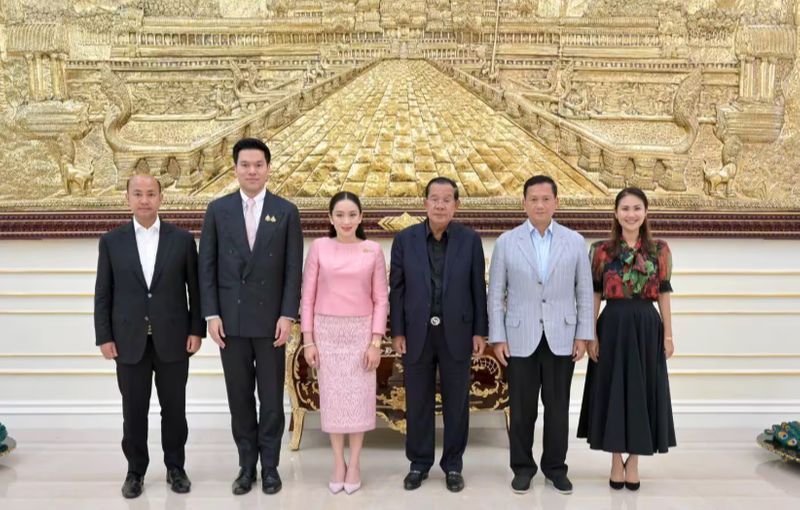 [ชตระกูล ศรีสวัสดิ์] มิตรภาพ 30 ปี สิ้นสุดลงแล้ว ! .
ฮุนเซนประกาศเลิกเกี่ยวข้องกับตระกูลทักษิณแล้ว พร้อมที่จะเปิดโปงความลับของทักษิณกับยิ่งลักษณ์ หลังโดนนายกแพรทองธารโต้กลับอย่างหนัก