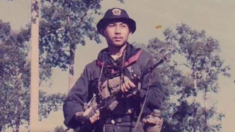 วีรกรรมทหารพรานในสมรภูมิบ้านร่มเกล้า Ep2 ”ทพ.ประสาท สุทธิสา” สัมภาษณ์โดย ศนิโรจน์ ธรรมยศ